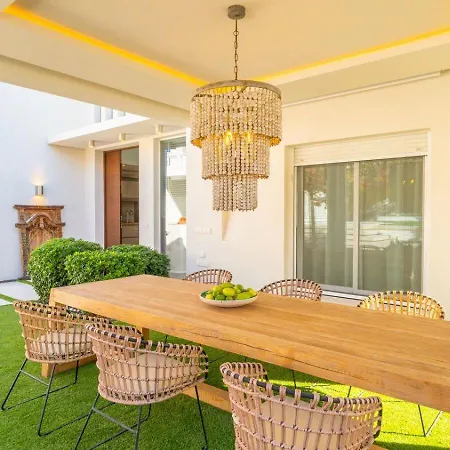 Con Encanto Cerca De La Playa En Malaga By Ruralidays