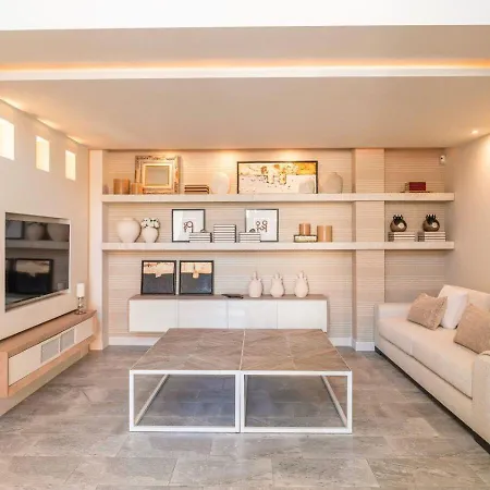 Con Encanto Cerca De La Playa En Malaga By Ruralidays