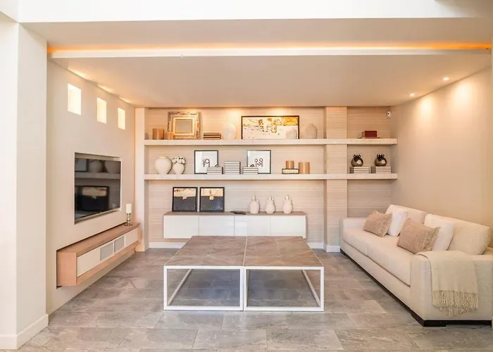 Con Encanto Cerca De La Playa En Malaga By Ruralidays