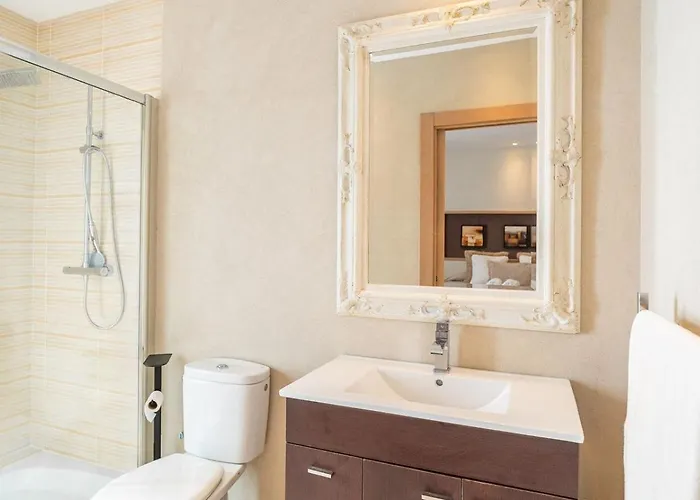 Con Encanto Cerca De La Playa En Malaga By Ruralidays *