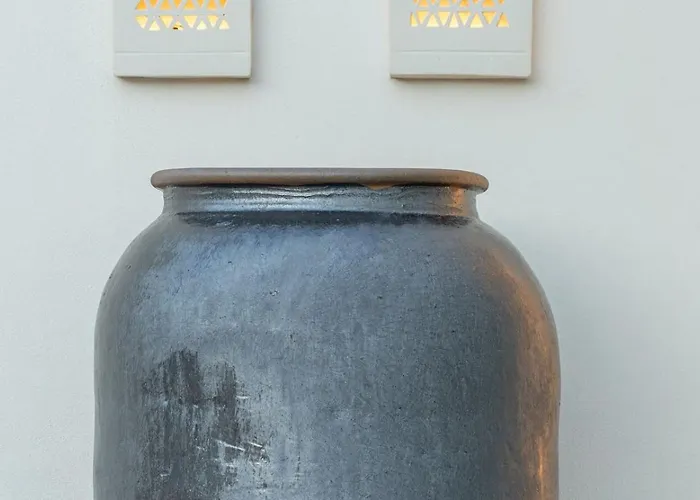 Con Encanto Cerca De La Playa En Malaga By Ruralidays *